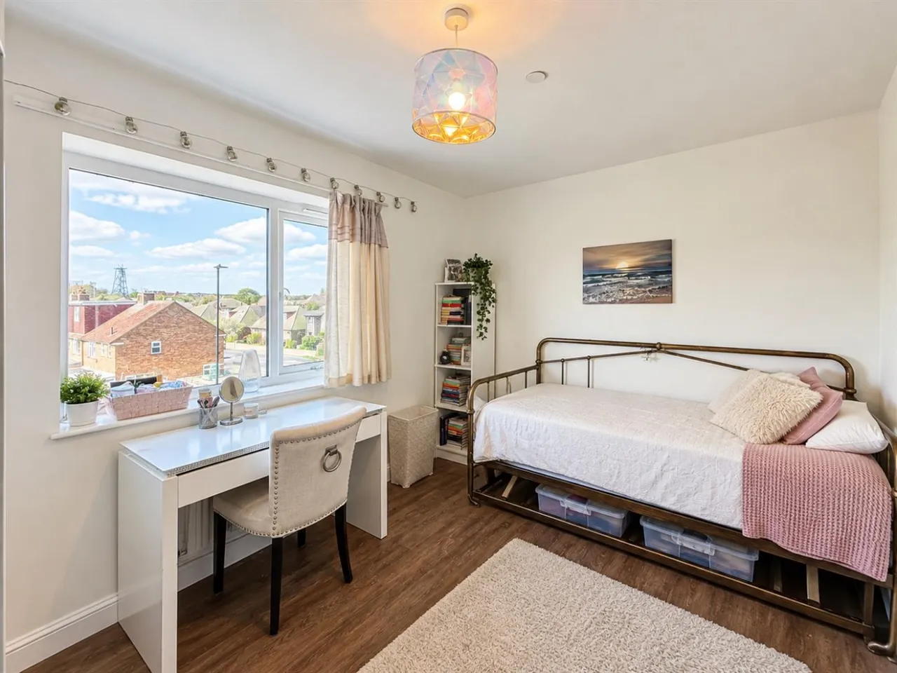 Hatton Road, Feltham, TW14, photo 2