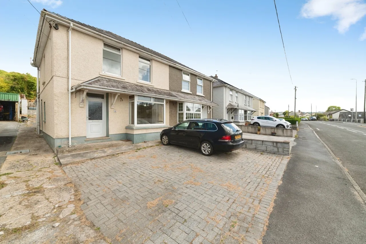 3 bed house for sale, Drefach, Llanelli, SA14