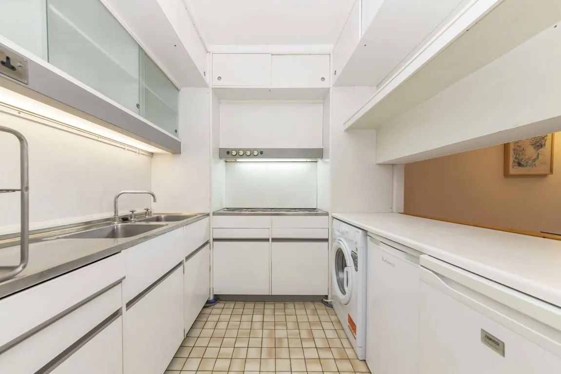 Willoughby House, EC2Y, photo 3