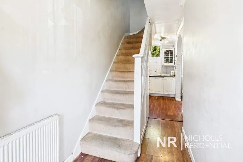Hartfield Road, Chessington, KT9, photo 6