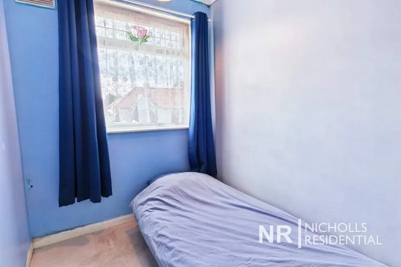 Hartfield Road, Chessington, KT9, photo 12