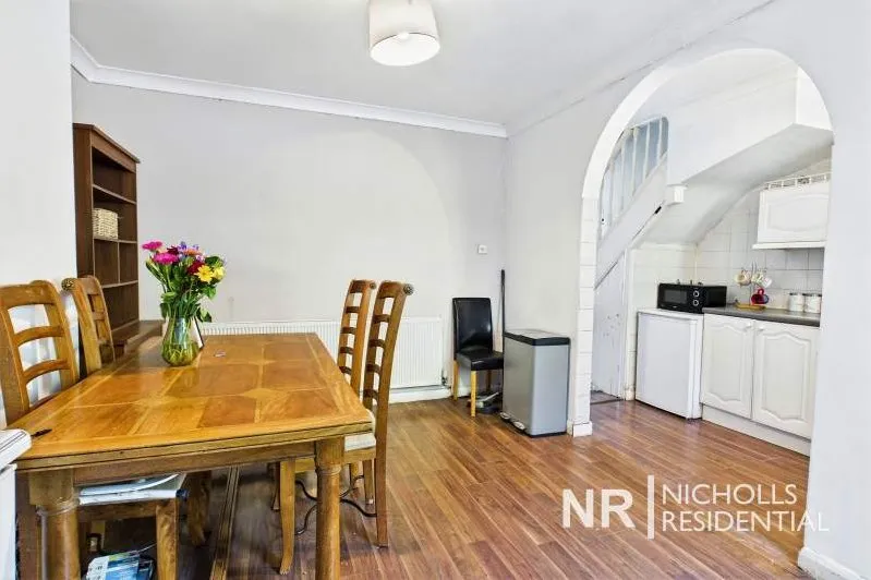Hartfield Road, Chessington, KT9, photo 4