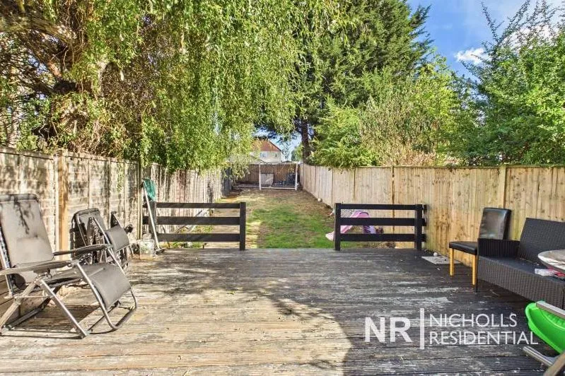 Hartfield Road, Chessington, KT9, photo 15