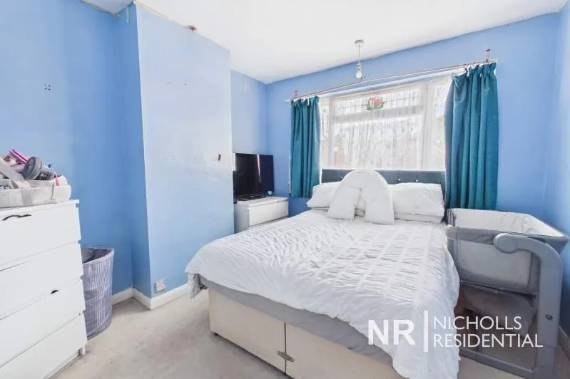 Hartfield Road, Chessington, KT9, photo 10