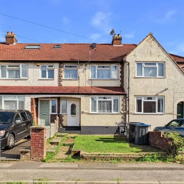 Hartfield Road, Chessington, KT9, photo 17