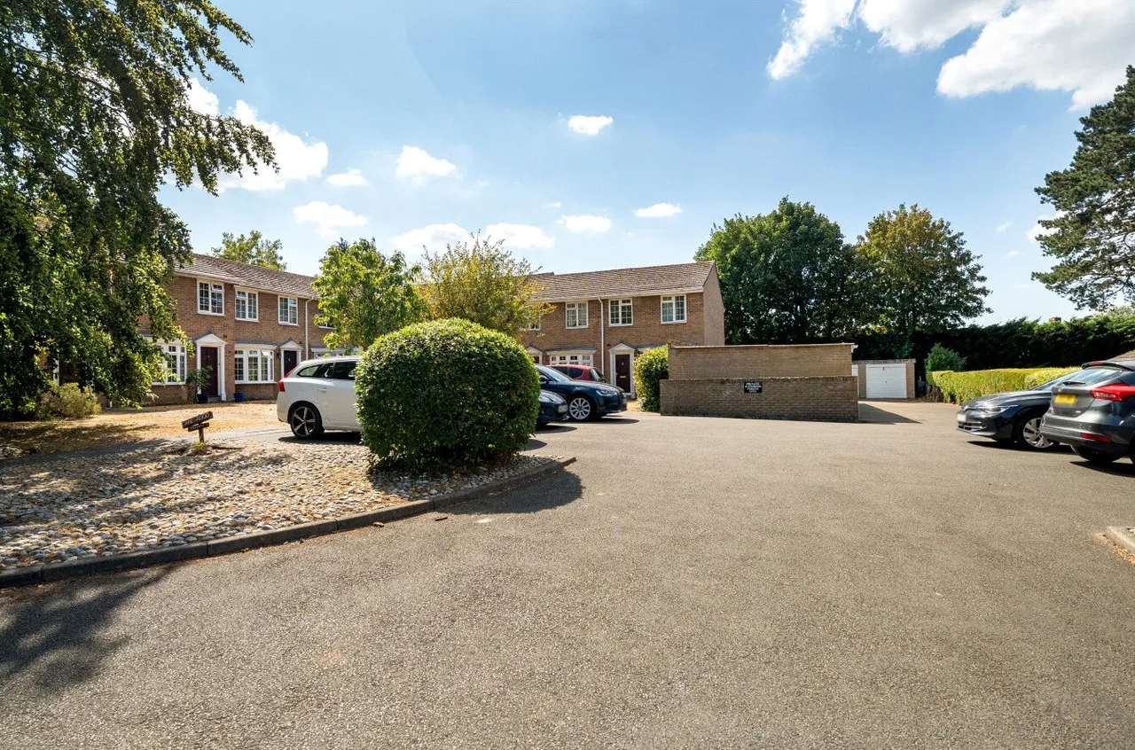 Lower Edgeborough Road, Guildford, GU1, photo 17