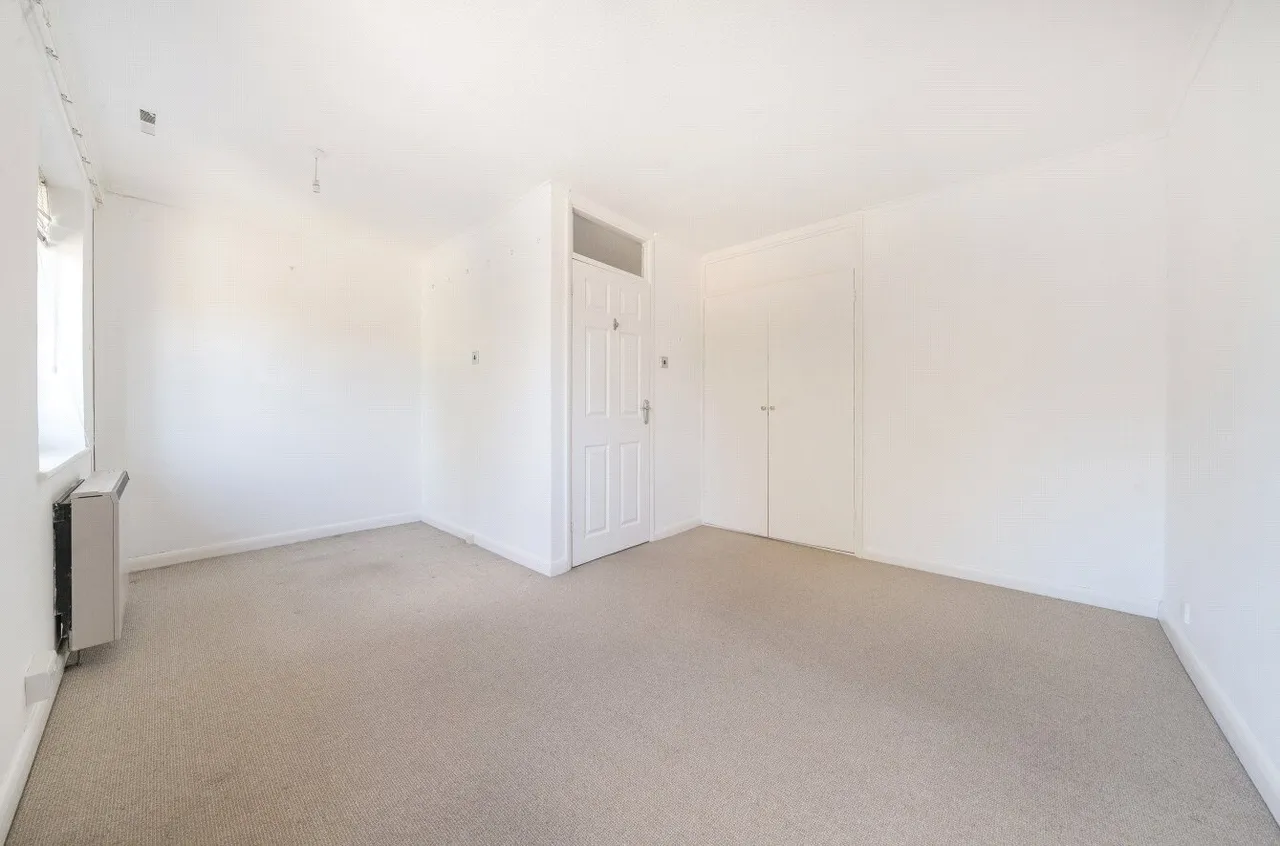 Lower Edgeborough Road, Guildford, GU1, photo 8