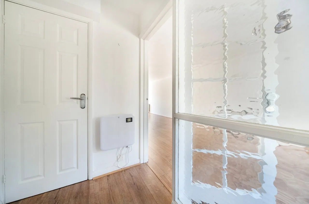 Lower Edgeborough Road, Guildford, GU1, photo 13