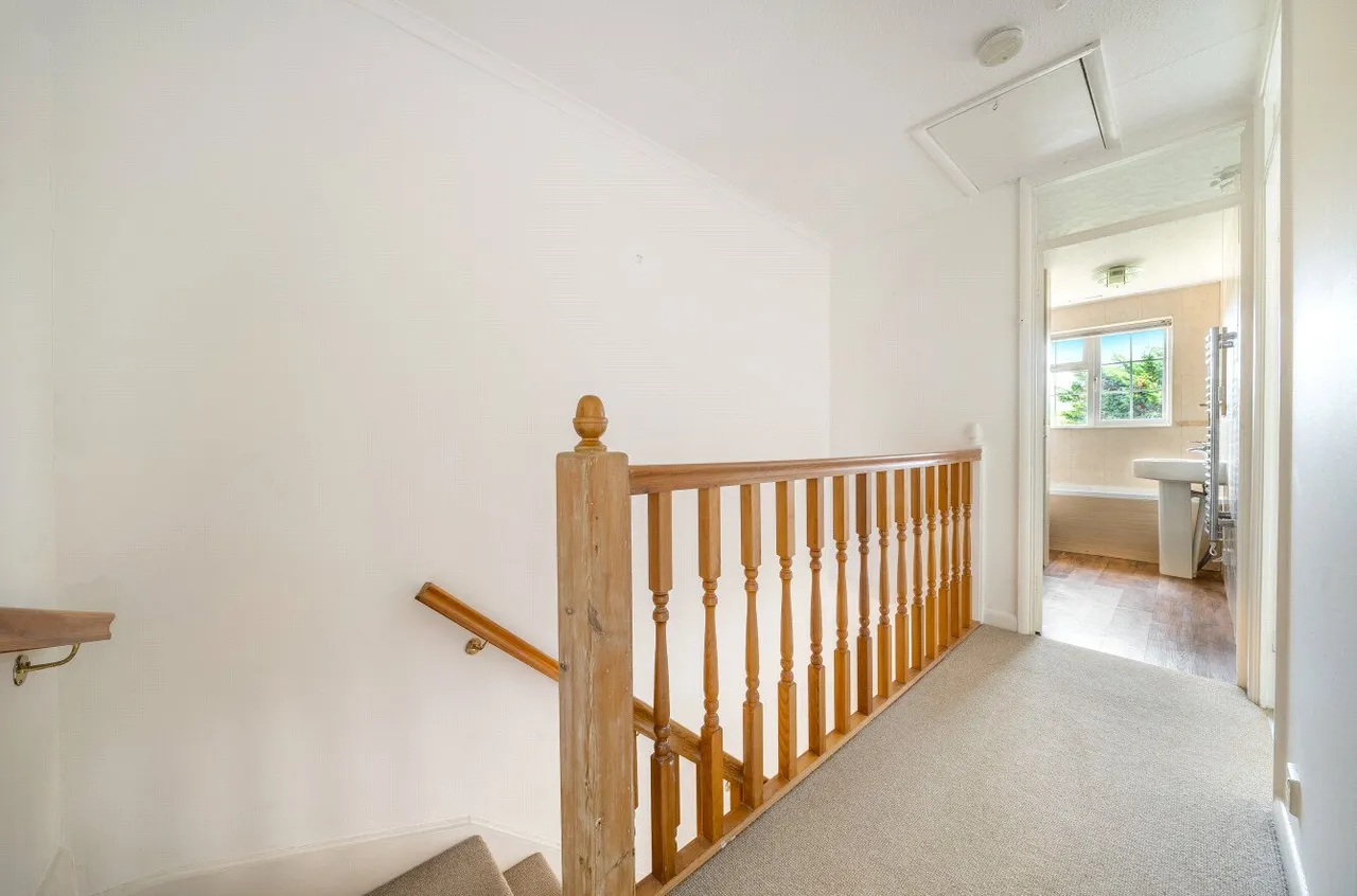 Lower Edgeborough Road, Guildford, GU1, photo 12