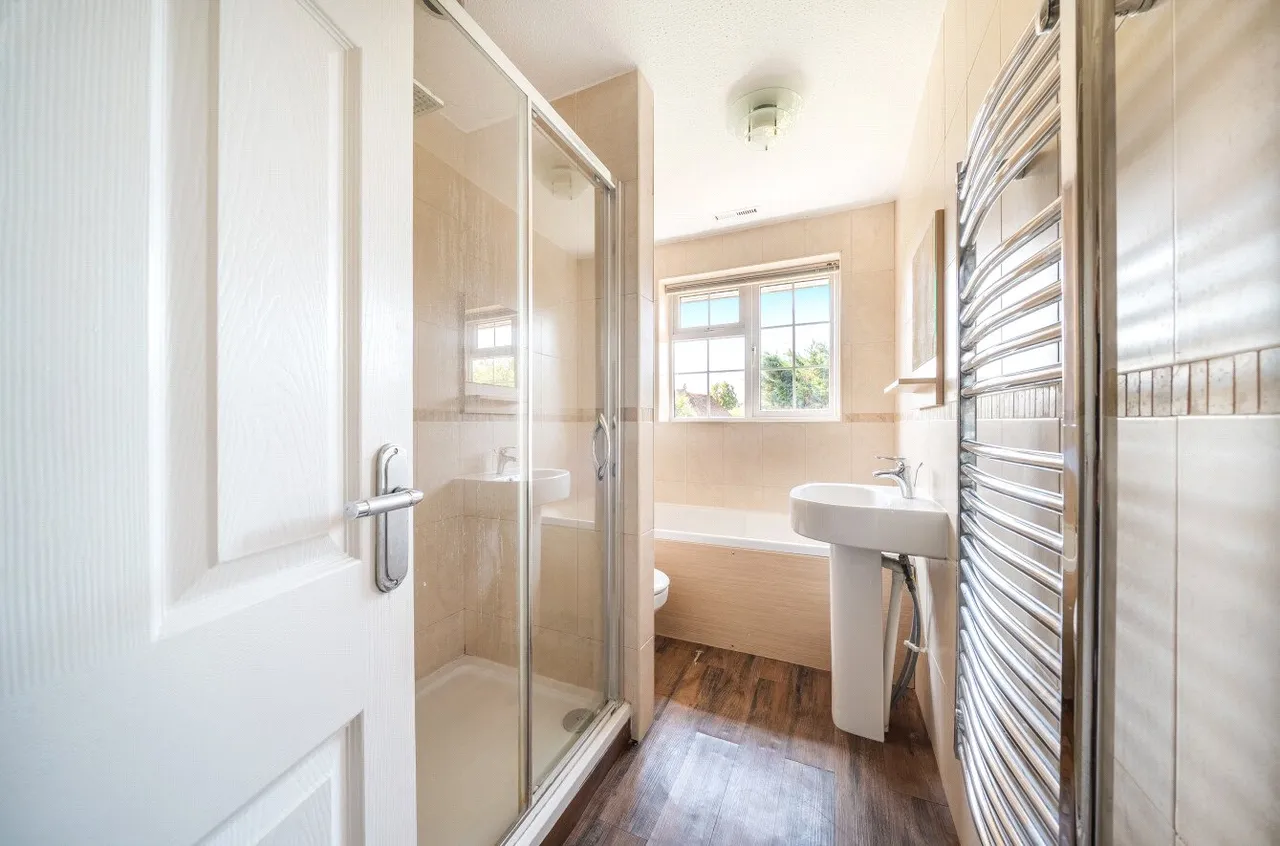 Lower Edgeborough Road, Guildford, GU1, photo 9