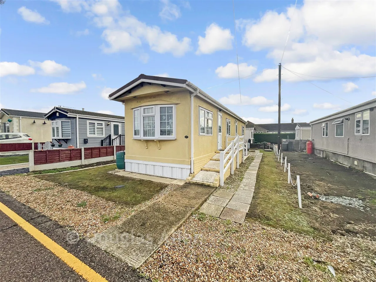 2 bed park home for sale, Lower Dunton Road, Dunton, CM13