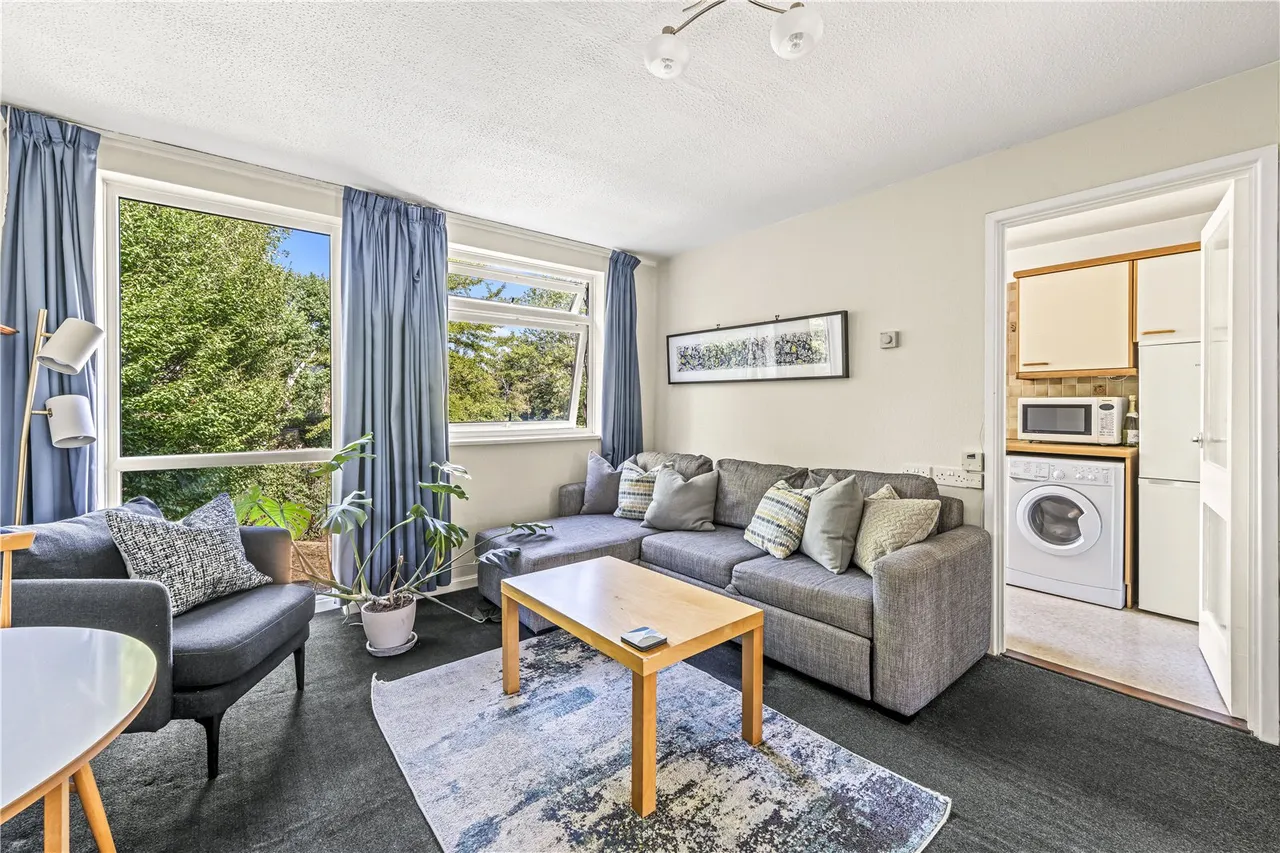 Harrowdene Gardens, Teddington, TW11 0DN, photo 2