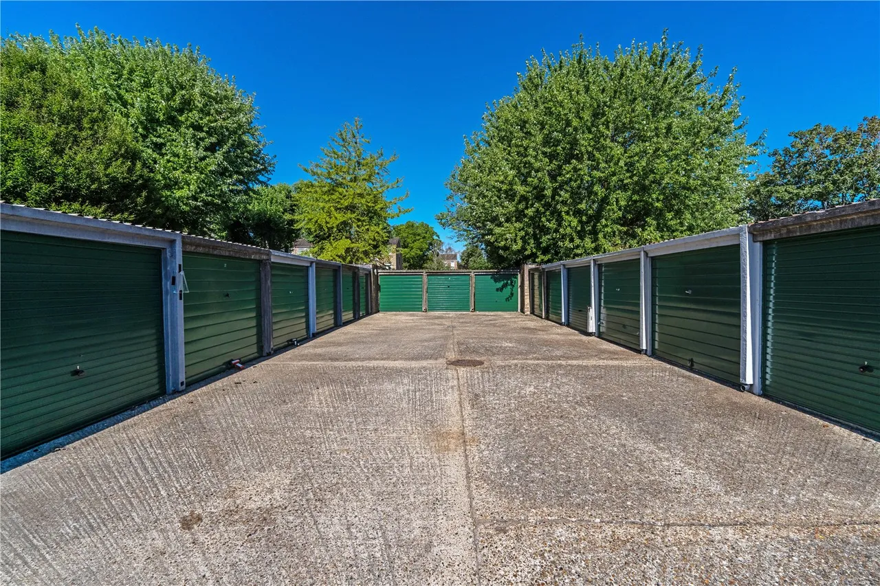 Harrowdene Gardens, Teddington, TW11 0DN, photo 7