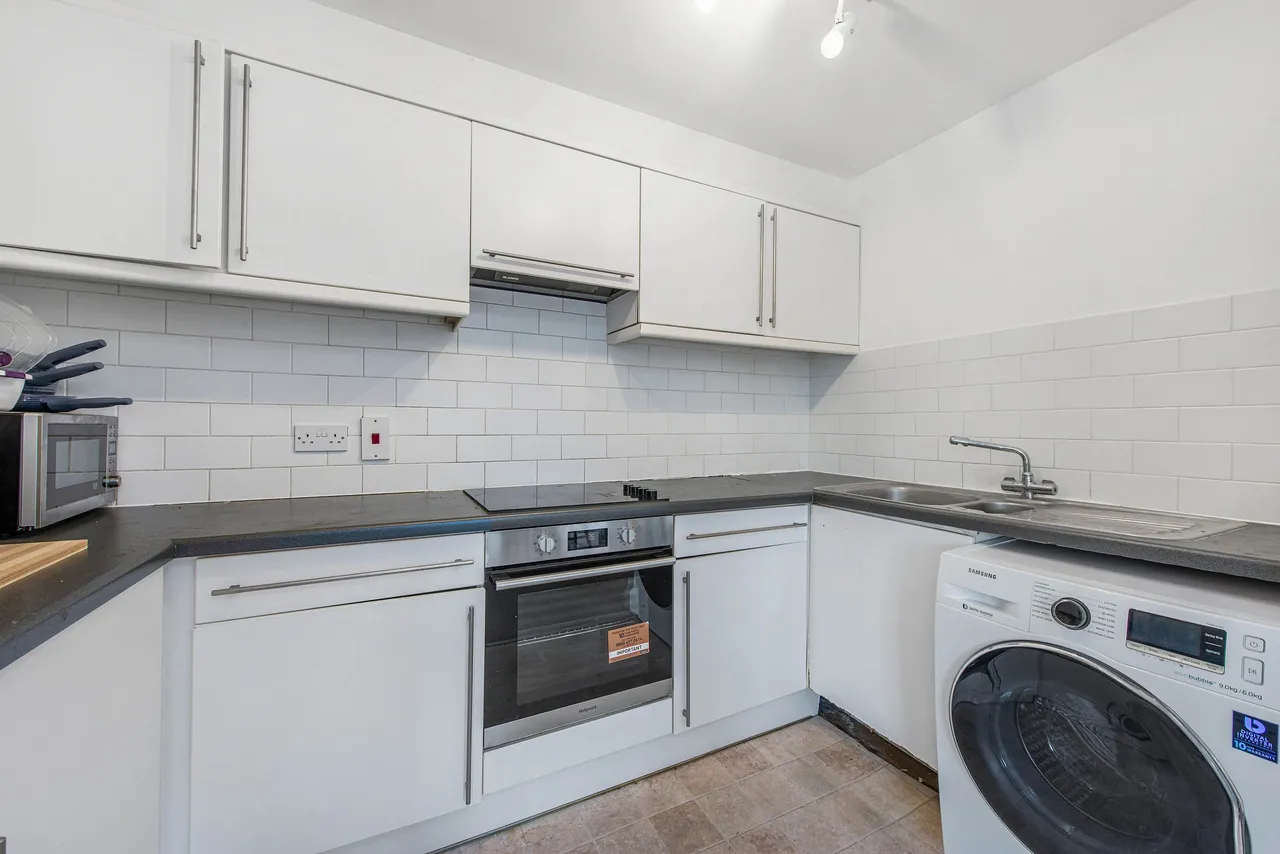 11-22 Kempton Court, 2 Durward Street, London, photo 3