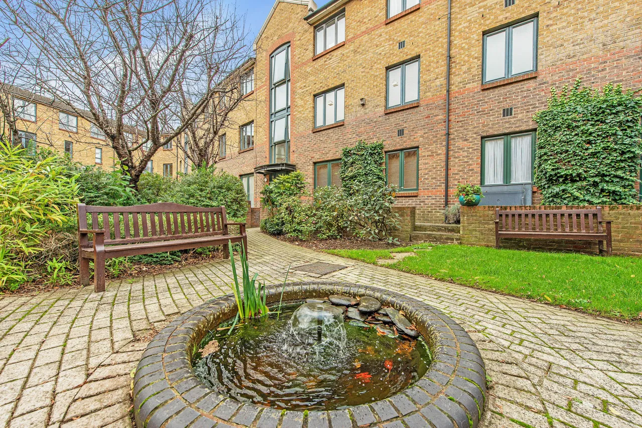 11-22 Kempton Court, 2 Durward Street, London, photo 5