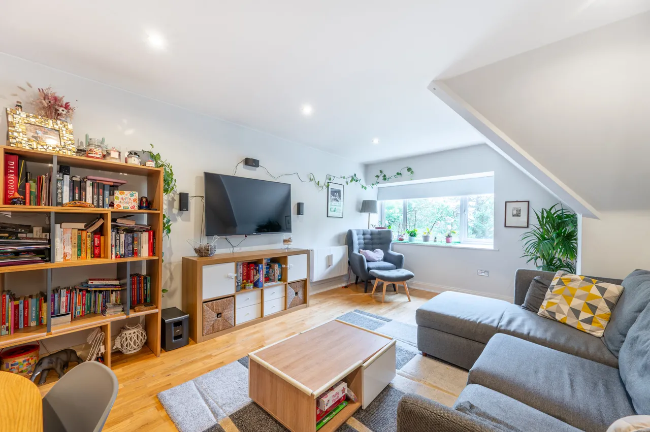 London, NW2, photo 12