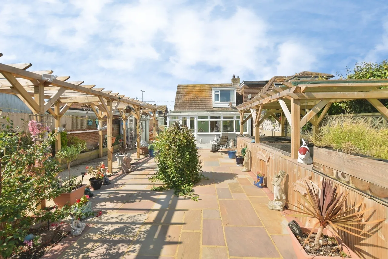 Pleasance Road North, Lydd on Sea, Romney Marsh, Kent, TN29, photo 6