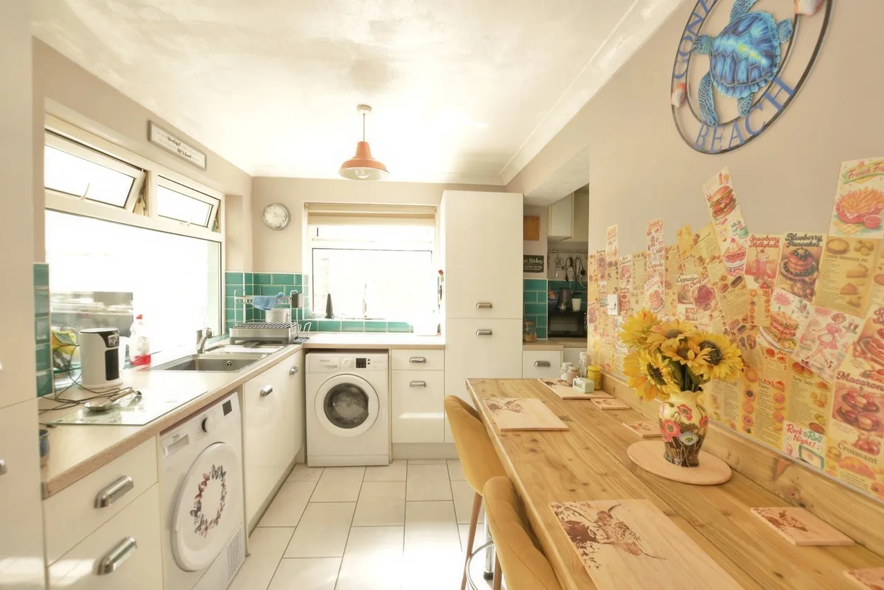Pleasance Road North, Lydd on Sea, Romney Marsh, Kent, TN29, photo 3
