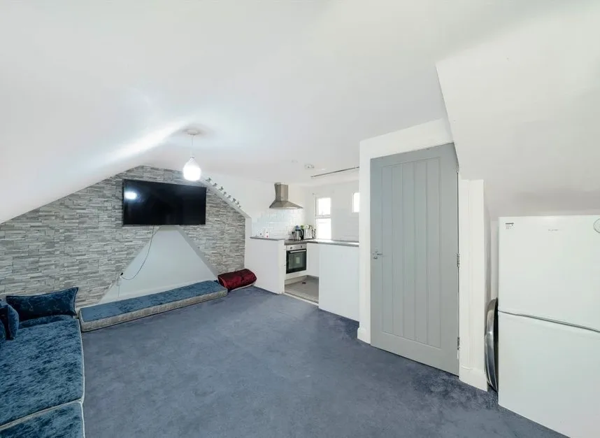 Crownhill Road, Harlesden, NW10, photo 2