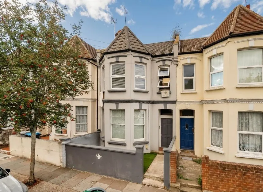 2 bed flat for sale — Crownhill Road, Harlesden, NW10