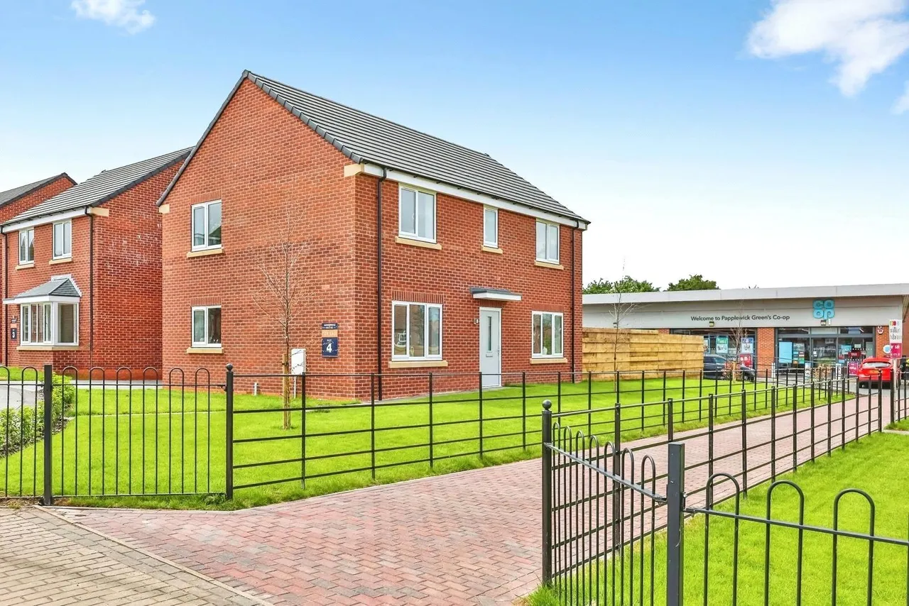 4 bed house for sale — Monument View, Emperors Way, Hucknall, Nottingham, NG15
