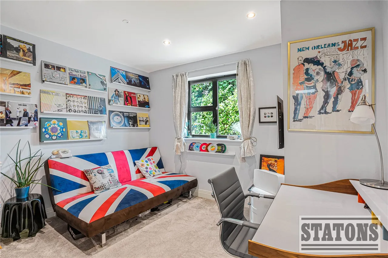 Loring Road, Whetstone, London, N20 0UH, photo 21