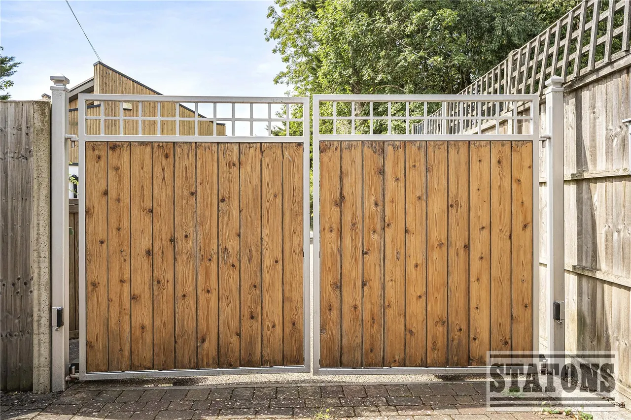 Loring Road, Whetstone, London, N20 0UH, photo 25