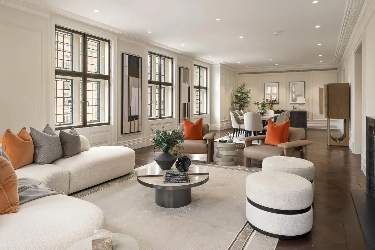 Knightsbridge Gate, Knightsbridge, SW1X, photo 2