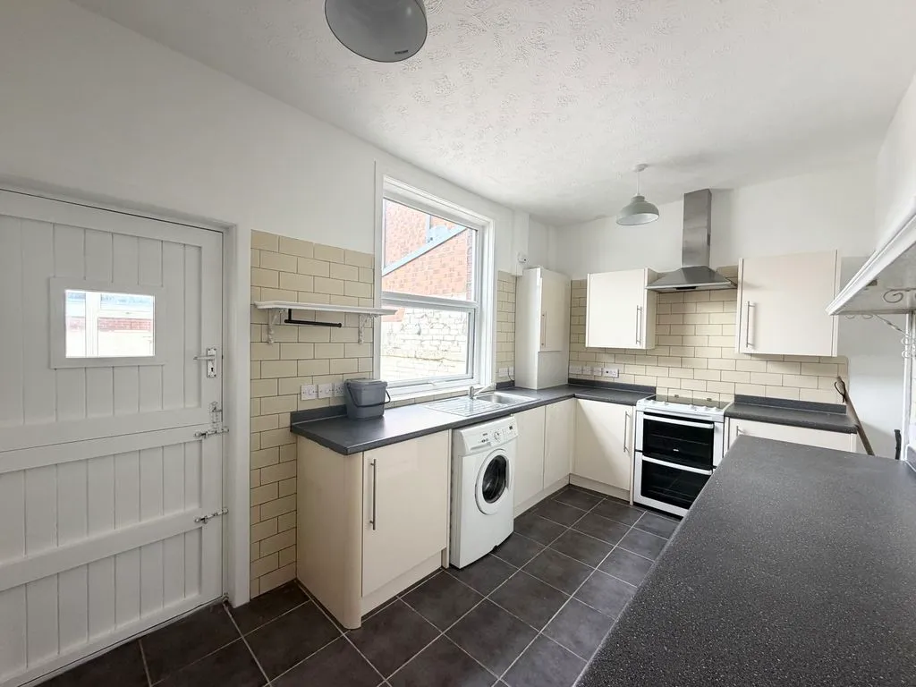 To LetChorley Road, Heath Charnock, photo 5