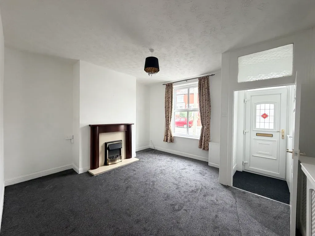 To LetChorley Road, Heath Charnock, photo 3