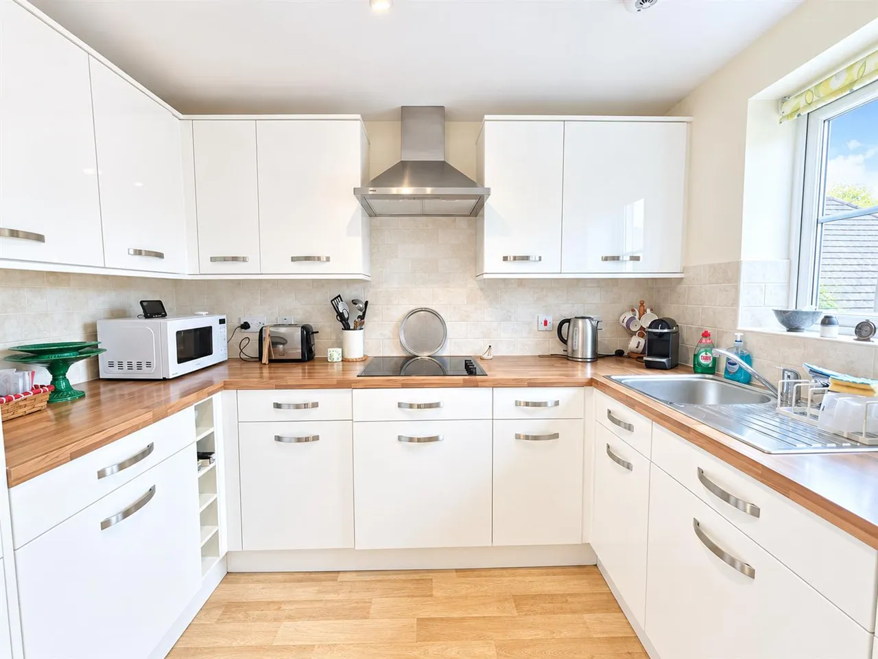 Kingston Avenue, Leatherhead, KT22, photo 5