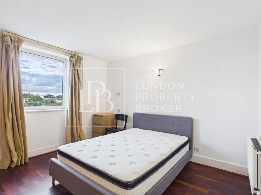 Buckingham Palace Road, London, SW1W, photo 11