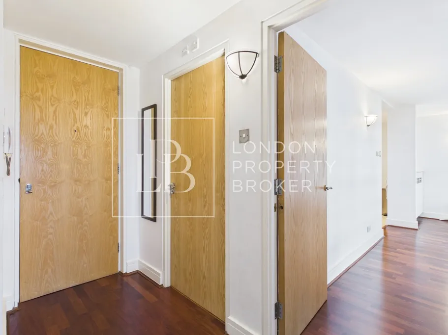 Buckingham Palace Road, London, SW1W, photo 7