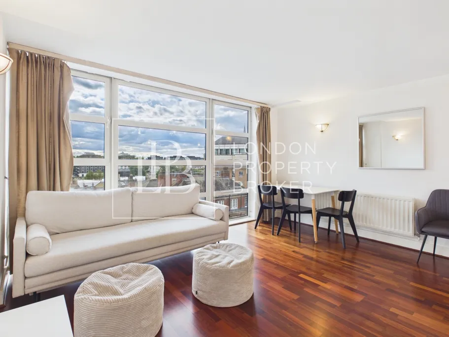 Buckingham Palace Road, London, SW1W, photo 2