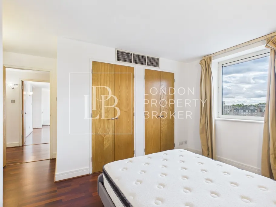 Buckingham Palace Road, London, SW1W, photo 12