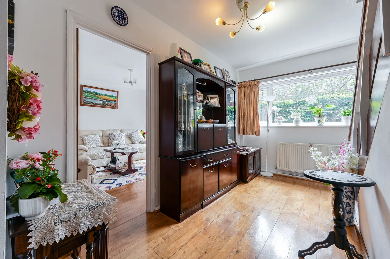 10 Bracewood Gardens, Croydon, photo 8