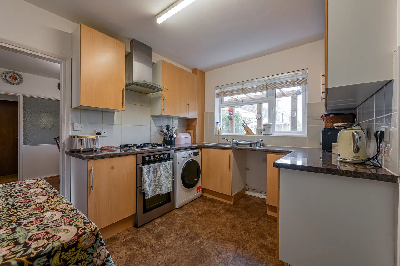 10 Bracewood Gardens, Croydon, photo 5