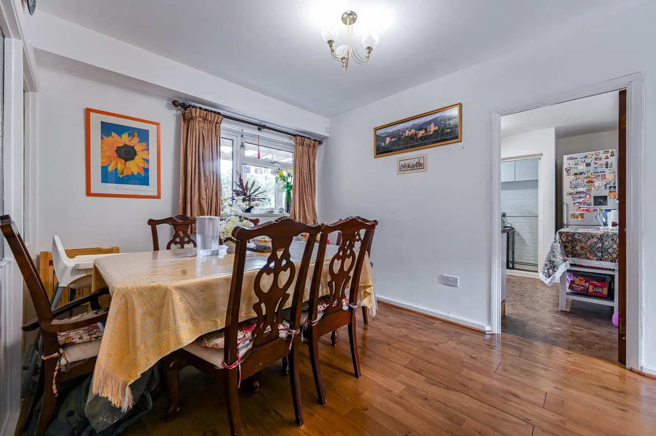 10 Bracewood Gardens, Croydon, photo 7