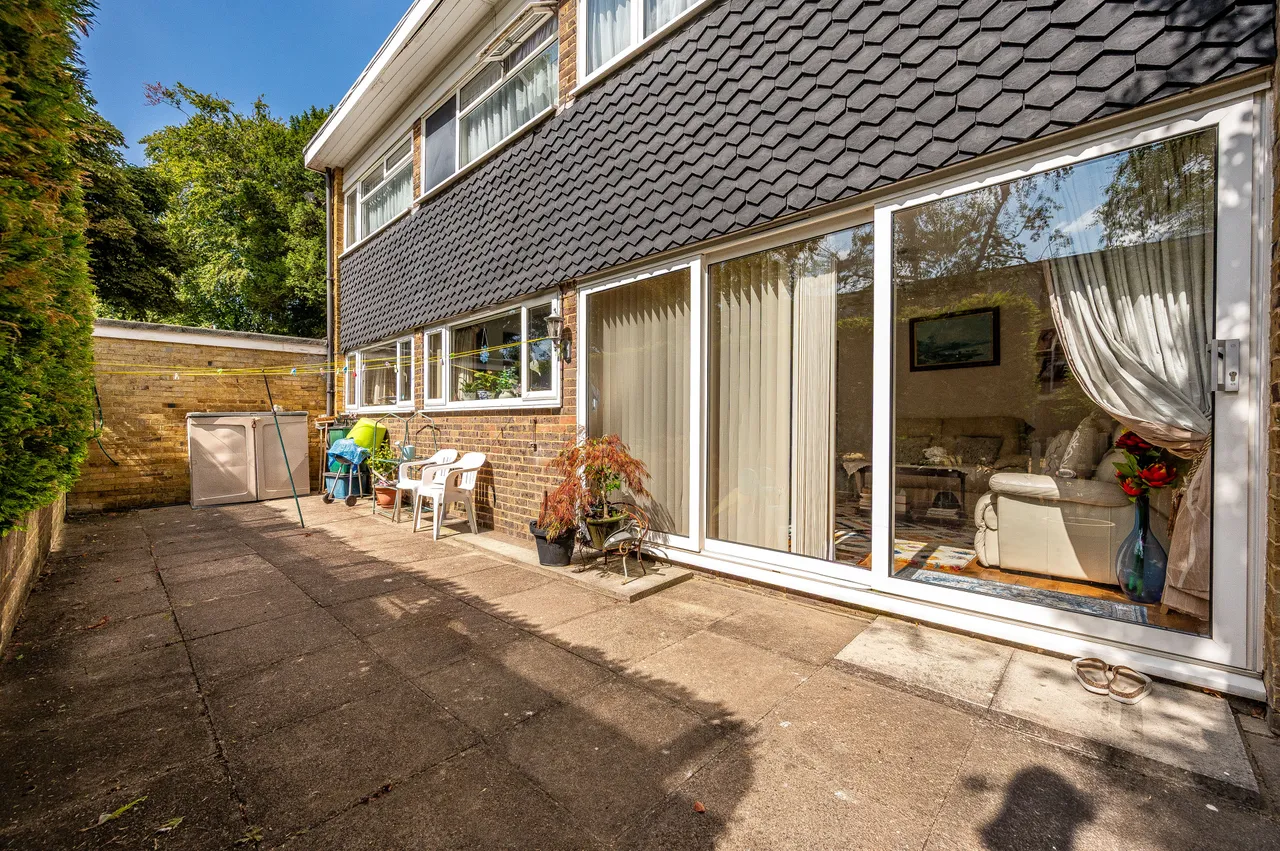 10 Bracewood Gardens, Croydon, photo 11