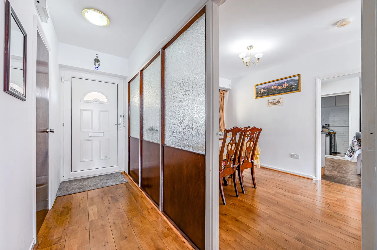 10 Bracewood Gardens, Croydon, photo 4