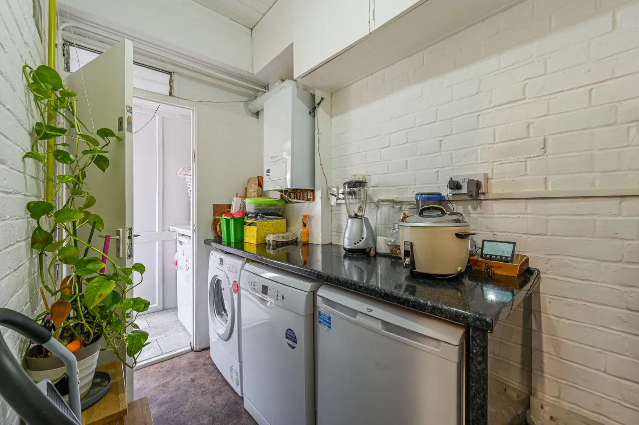 10 Bracewood Gardens, Croydon, photo 10