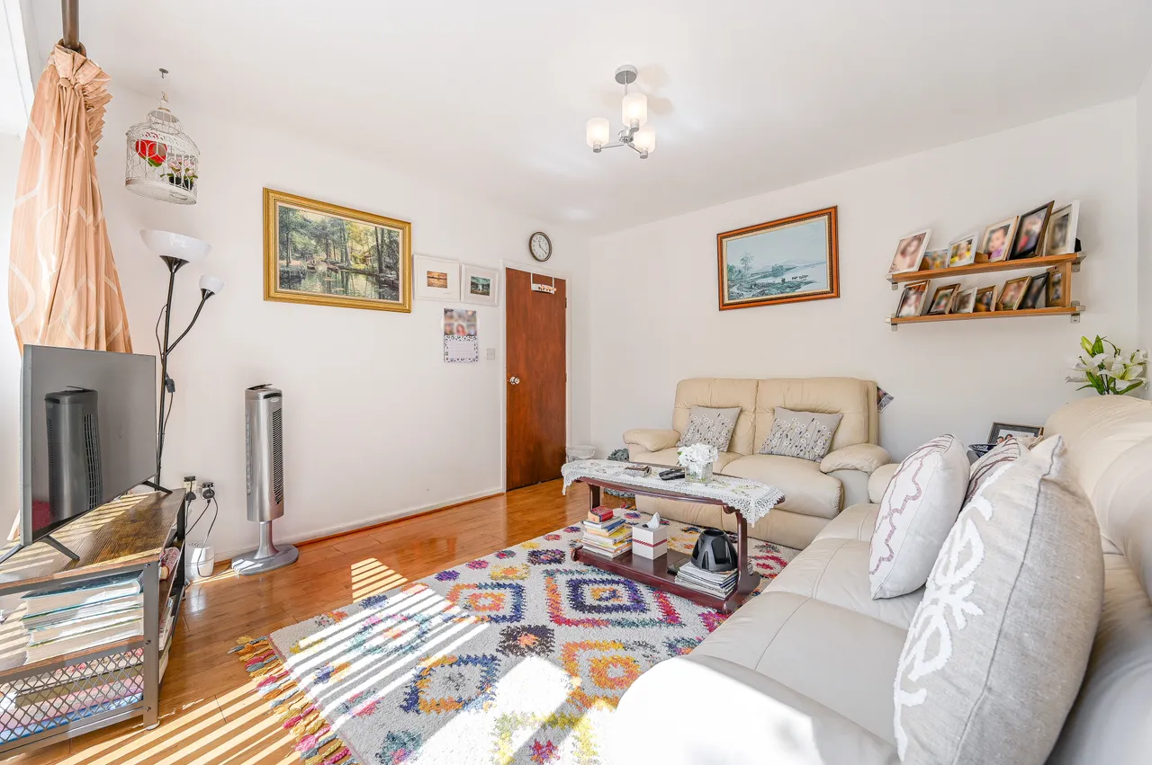 10 Bracewood Gardens, Croydon, photo 9
