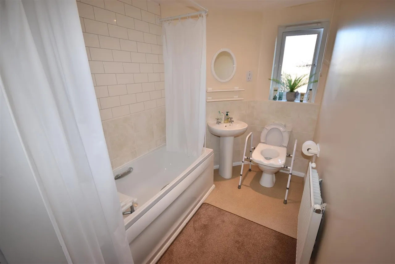 Kinross Road, Sleaford, photo 8