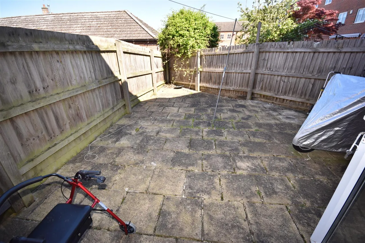 Kinross Road, Sleaford, photo 10