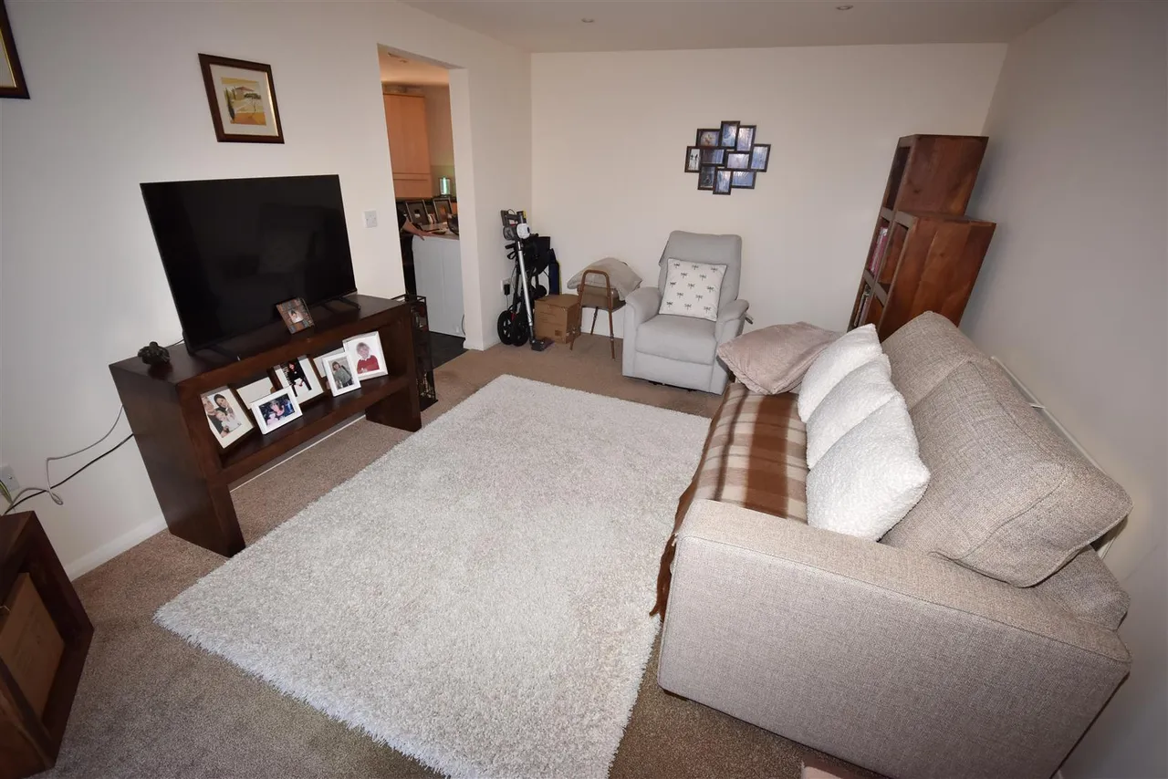 Kinross Road, Sleaford, photo 2