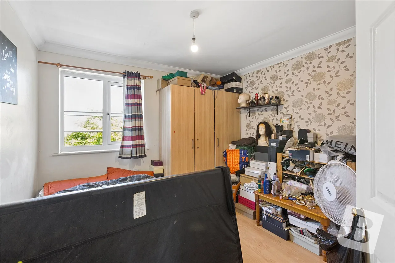 Causton Square, Dagenham, RM10, photo 9