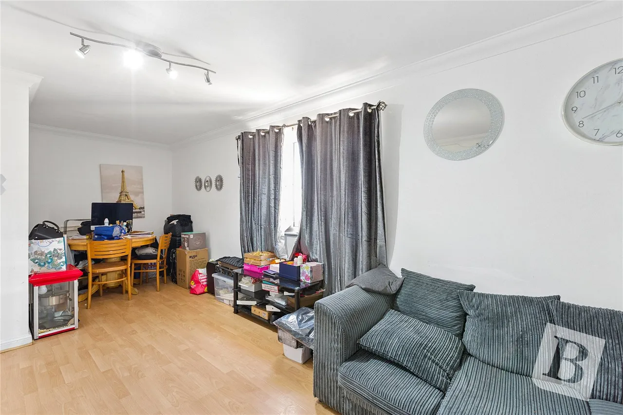 Causton Square, Dagenham, RM10, photo 4