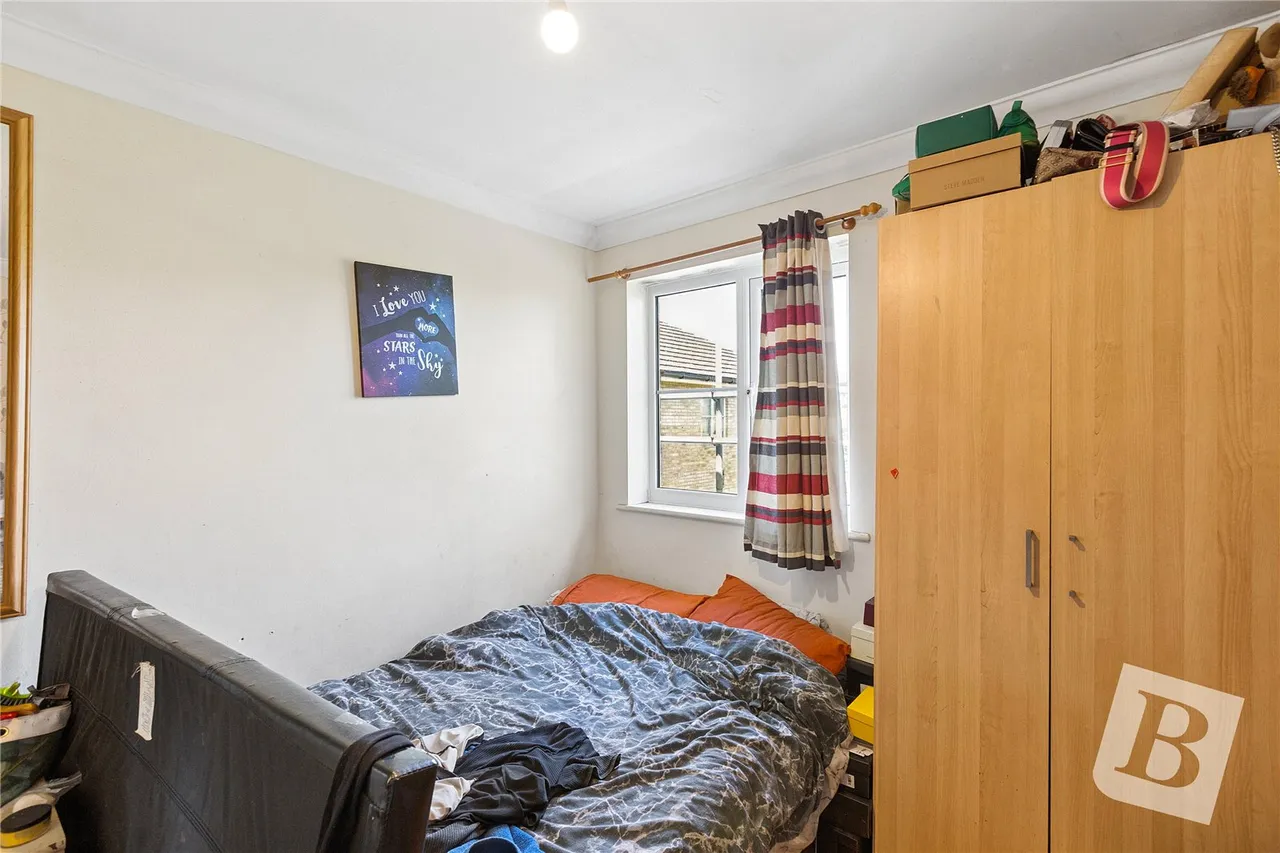 Causton Square, Dagenham, RM10, photo 3