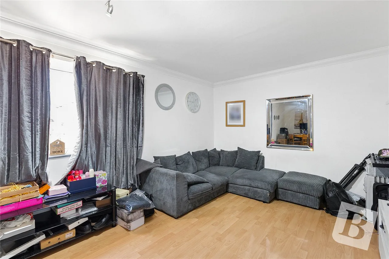Causton Square, Dagenham, RM10, photo 5