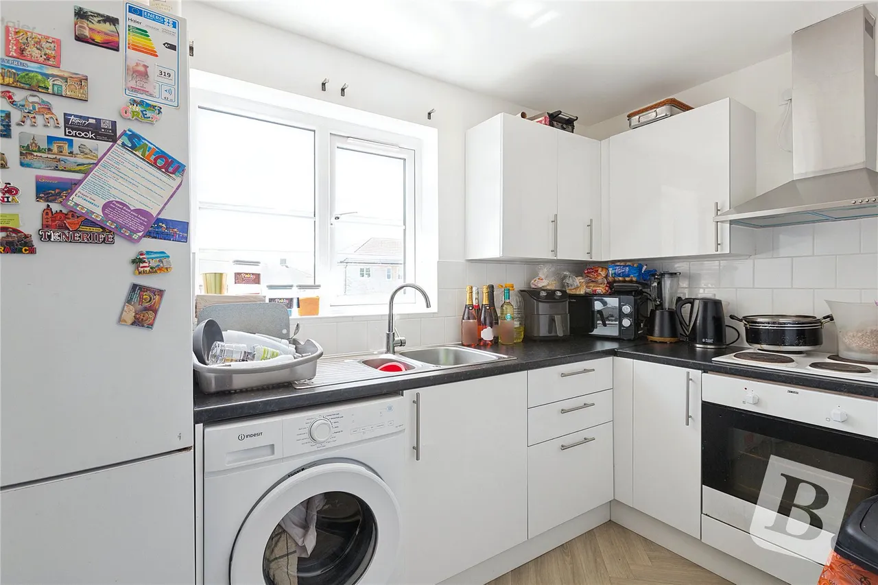 Causton Square, Dagenham, RM10, photo 2